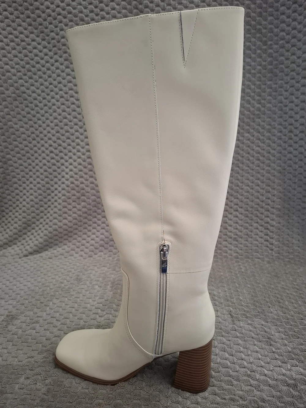 Marc Fisher Dacea Ivory Knee High Block Heel Boots Size 6.5